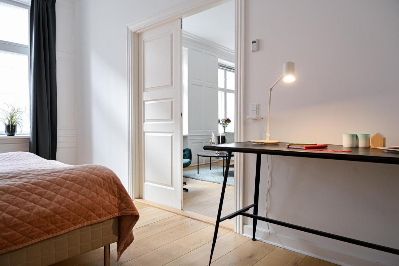 Sanders Arrow - Chic Three-Bedroom Apartment In The Middle Of Copenhagen Exterior photo